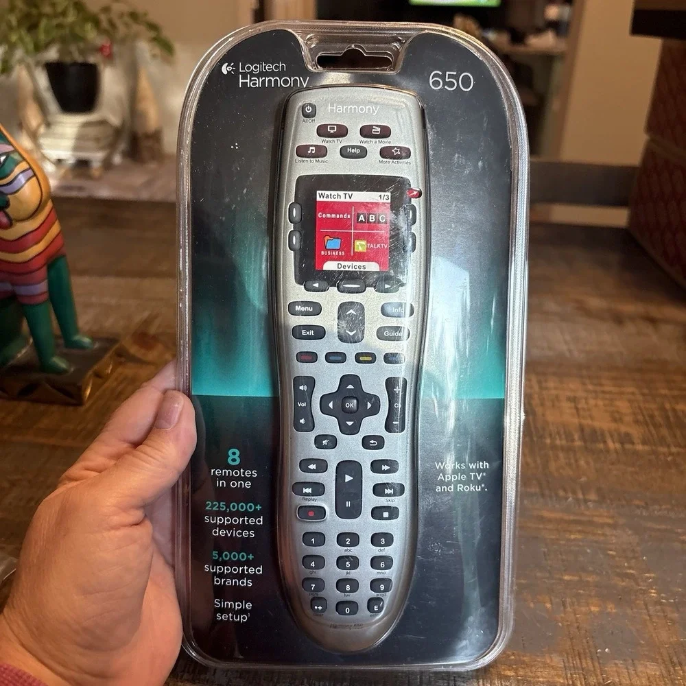New sealed Logitech 915-000159 Harmony 650 Universal Color Screen Remote Silver